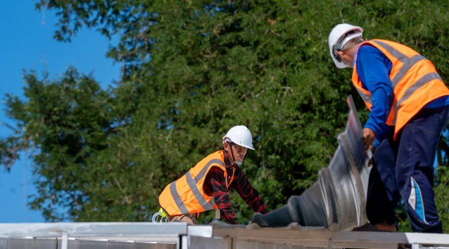 Professional residential roofers in Sunburst, MT